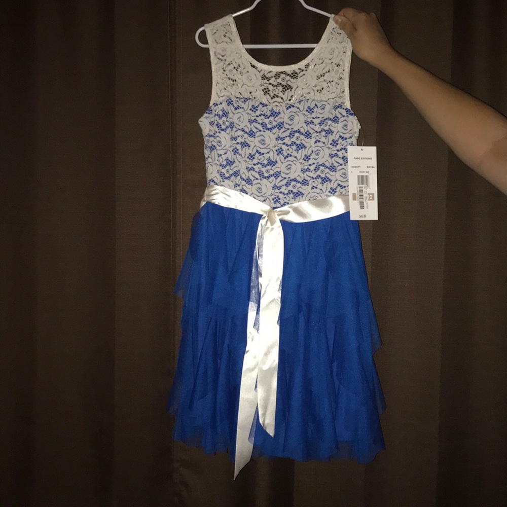 Royal blue & white lace top with white ribbon.
